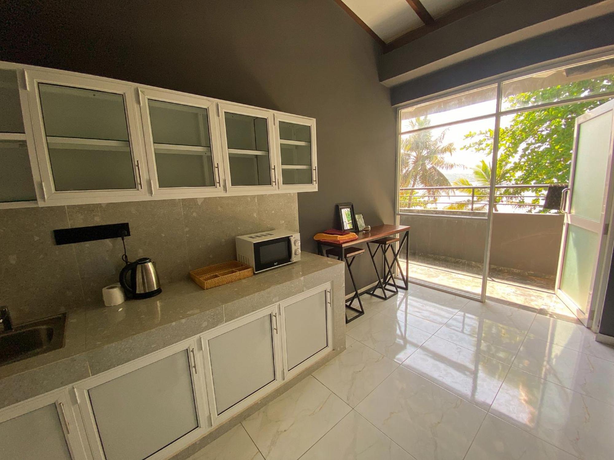 Surf By Sebu Beachfront Apartment Galle